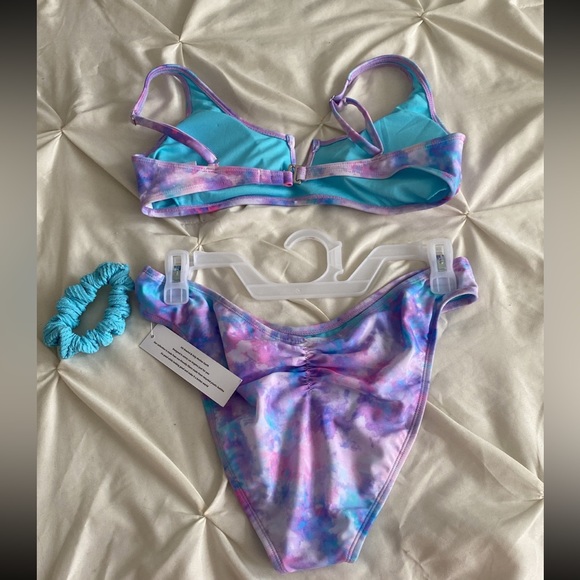 Swimsuit - Picture 3 of 6